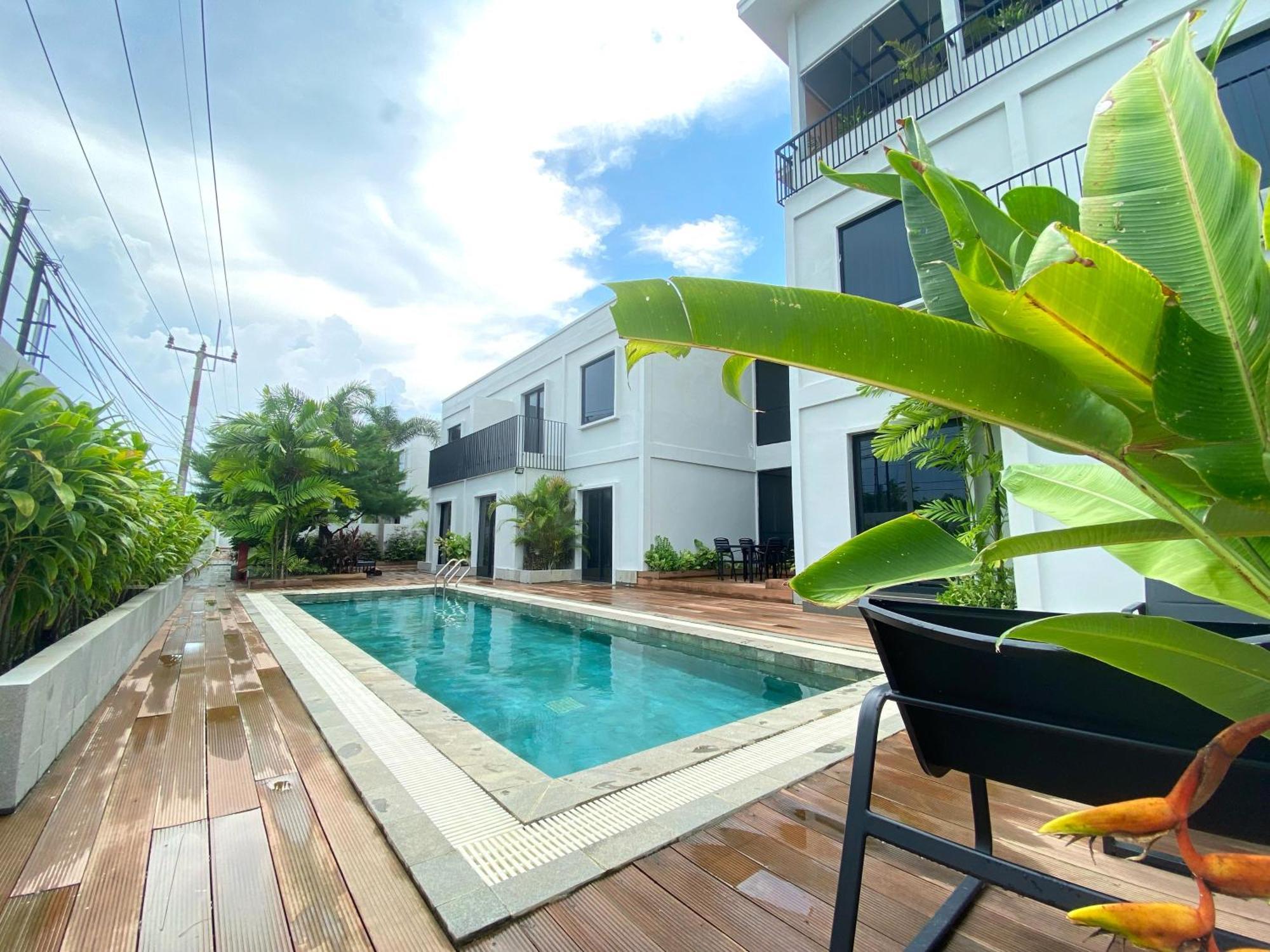 Onyx Hotel & Villa Tanjunguban Экстерьер фото