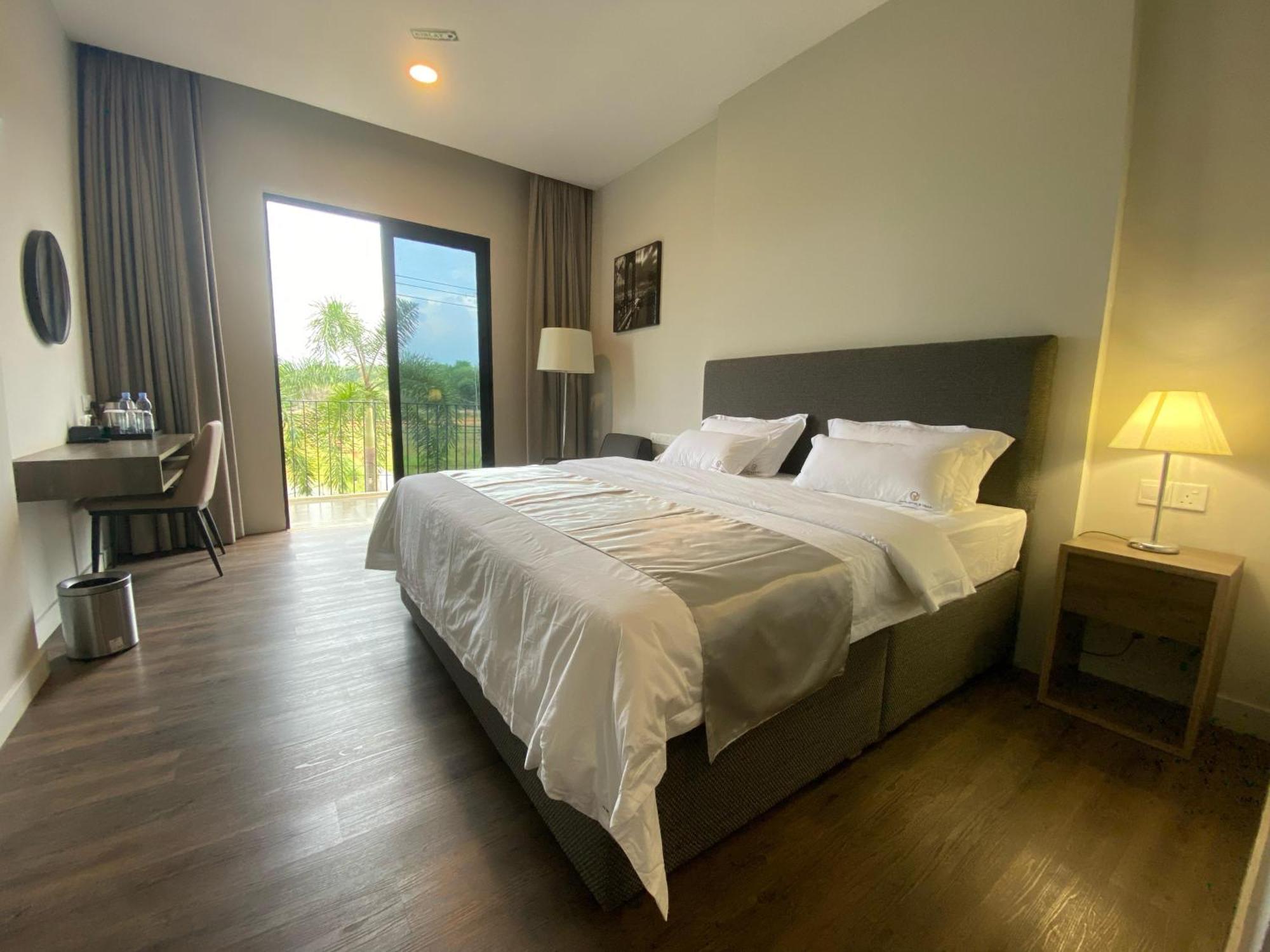 Onyx Hotel & Villa Tanjunguban Экстерьер фото