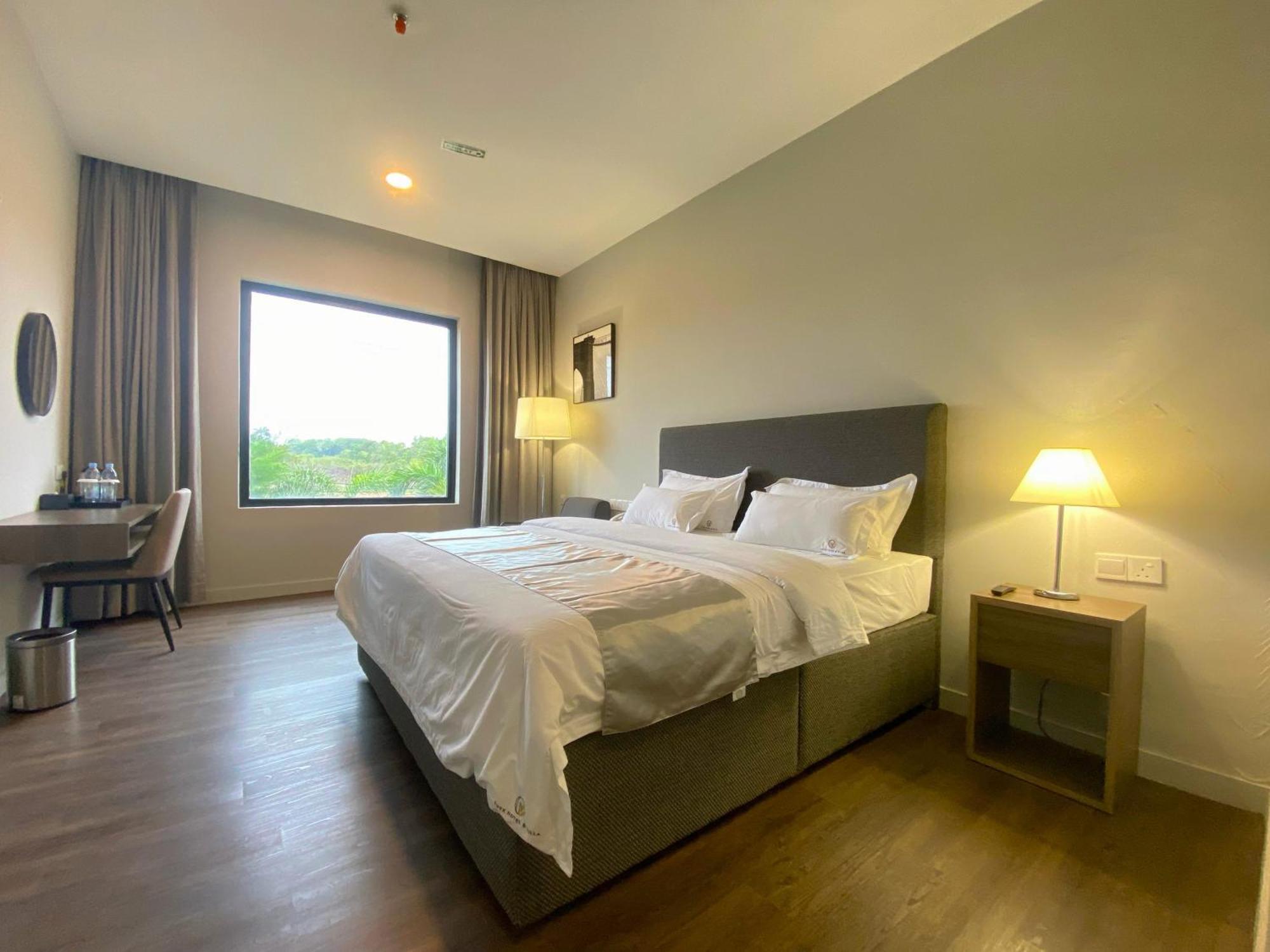 Onyx Hotel & Villa Tanjunguban Экстерьер фото